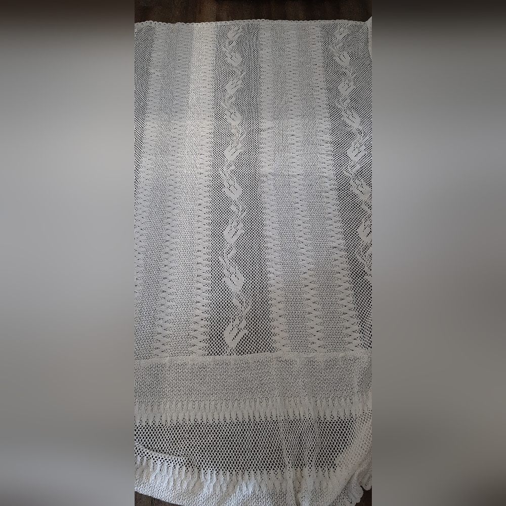 Gorgeous White Crocheted Bedspread for Double/Full Bed 53" x 71" Plus Overhang